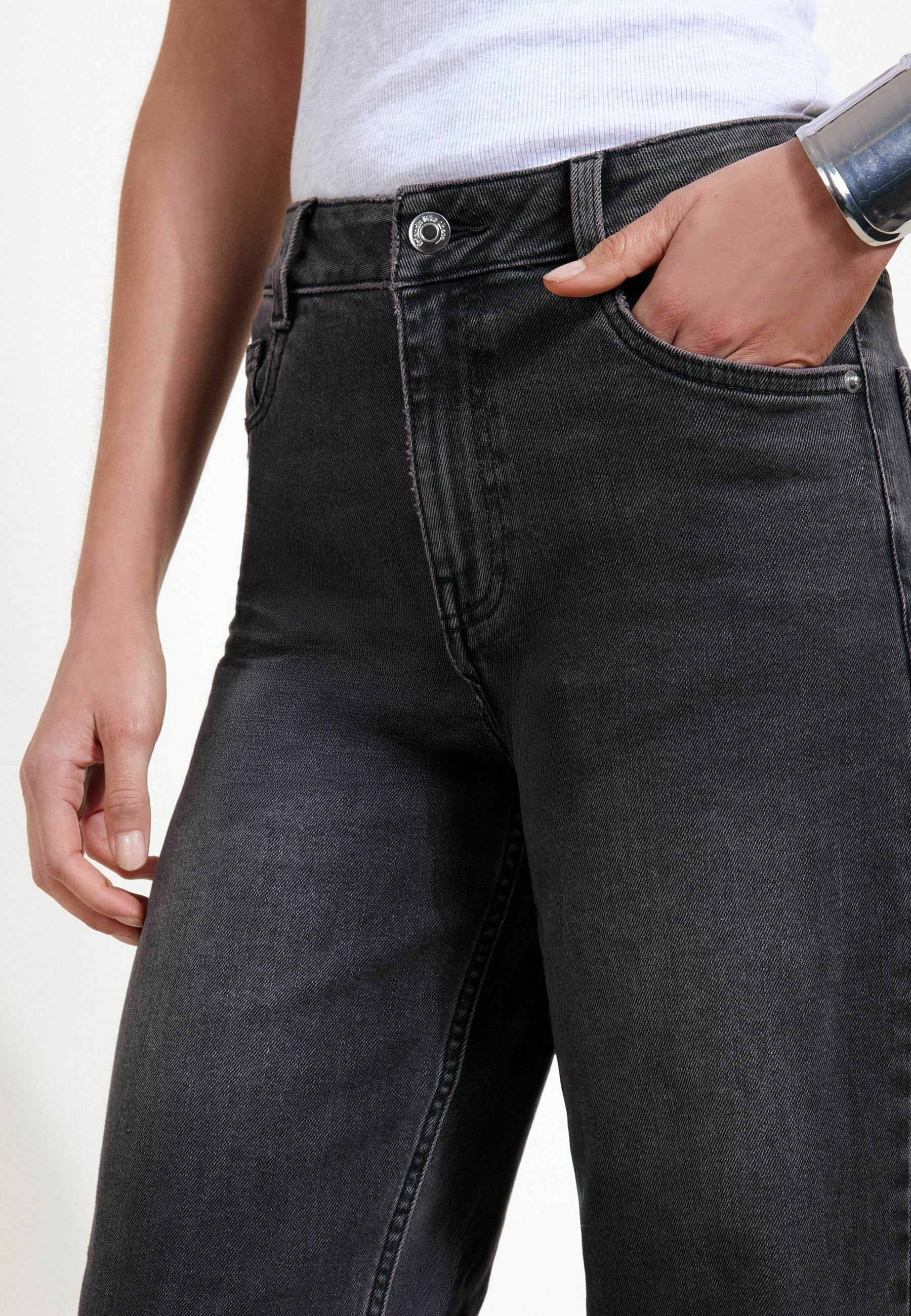 REGULAR FIT - WIDE LEG FRONT SEAM JEANS . - Wide leg - black pink tint