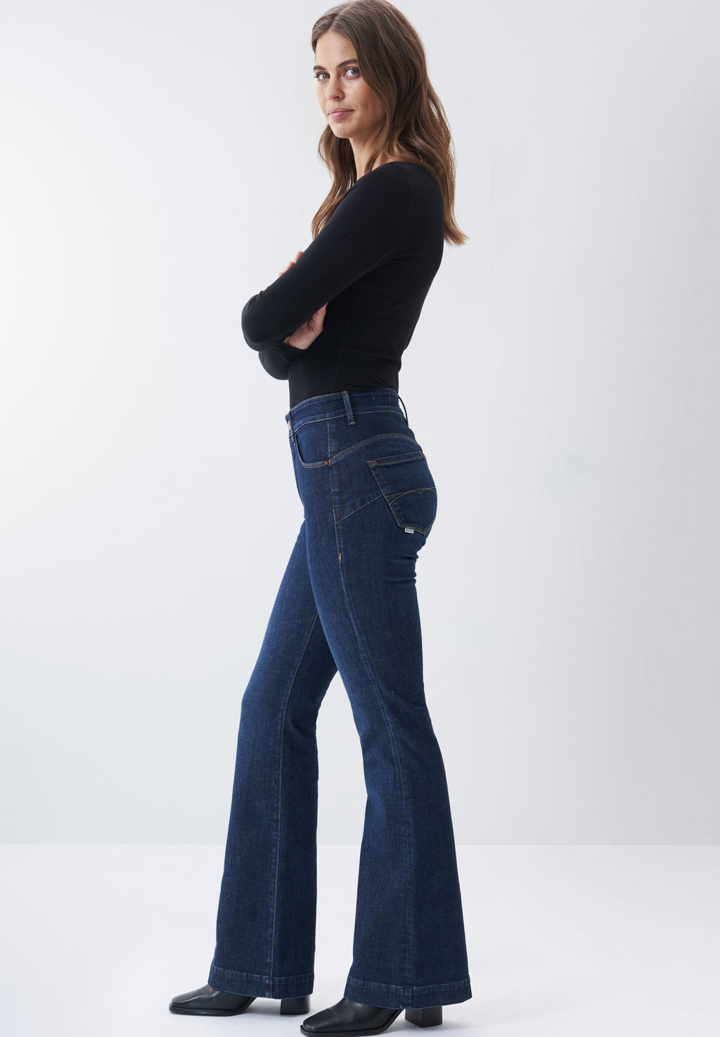 FAITH PUSH IN AUSGESTESTELLTES BEIN - Flared Jeans - Blue