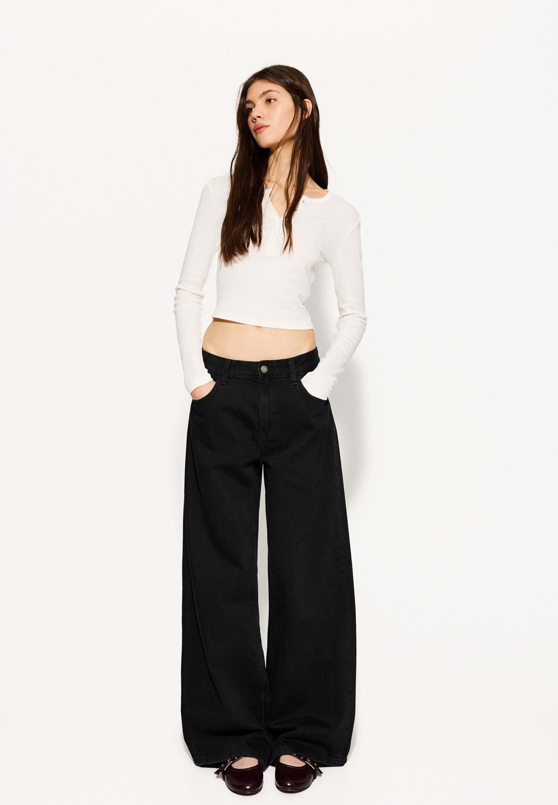 WIDE-LEG - Wide leg - black