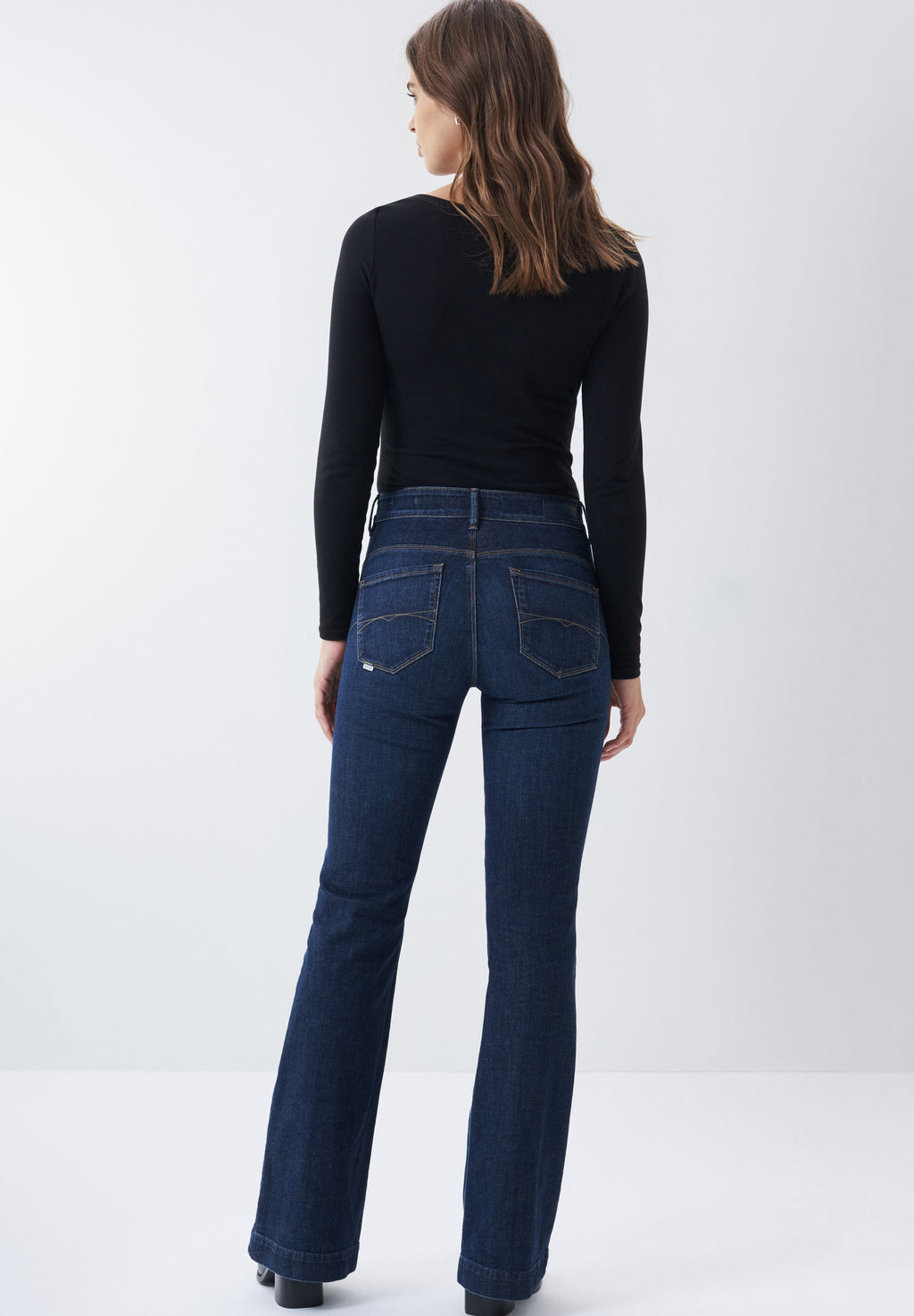 FAITH PUSH IN AUSGESTESTELLTES BEIN - Flared Jeans - Blue