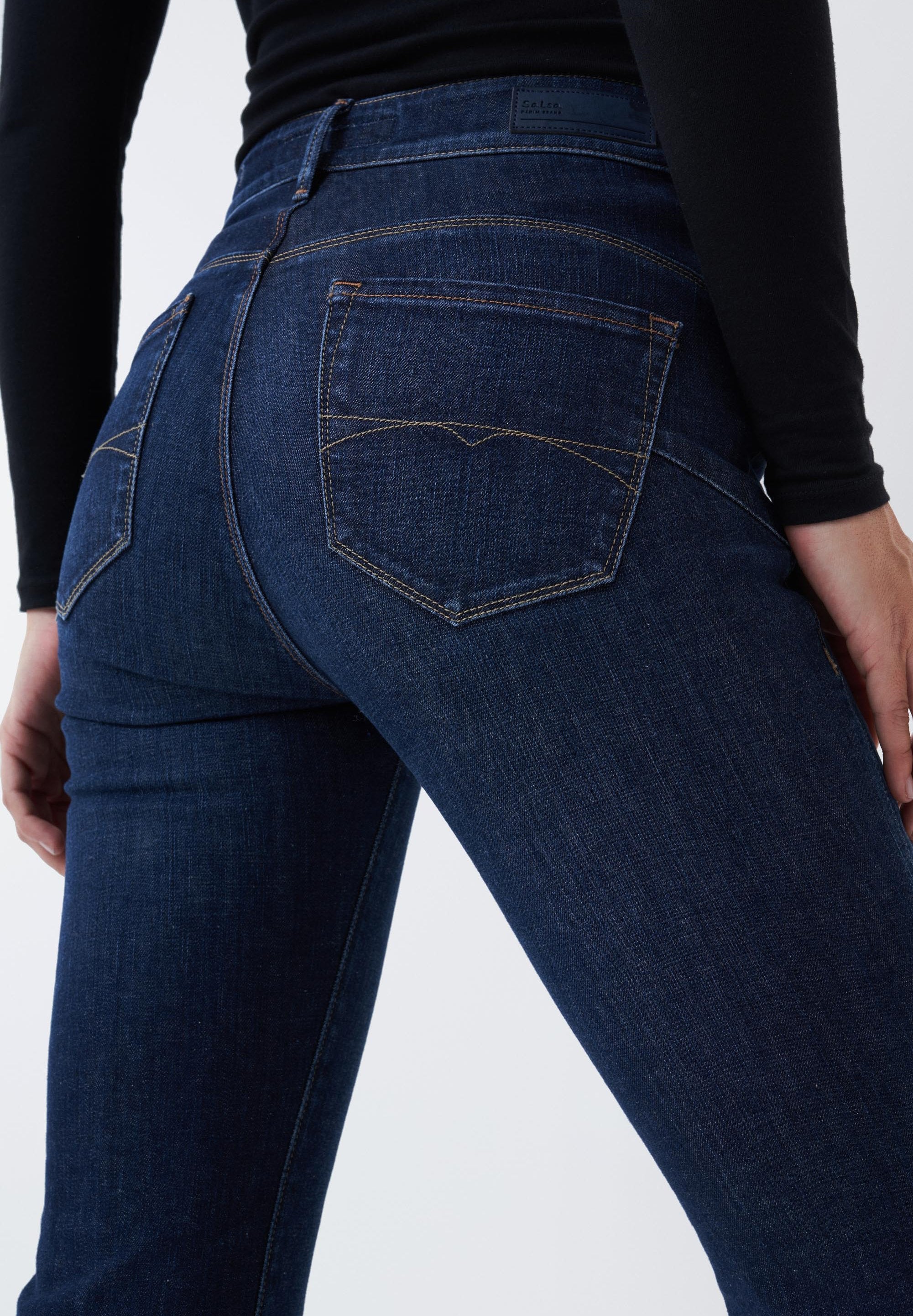 FAITH PUSH IN AUSGESTESTELLTES BEIN - Flared Jeans - Blue