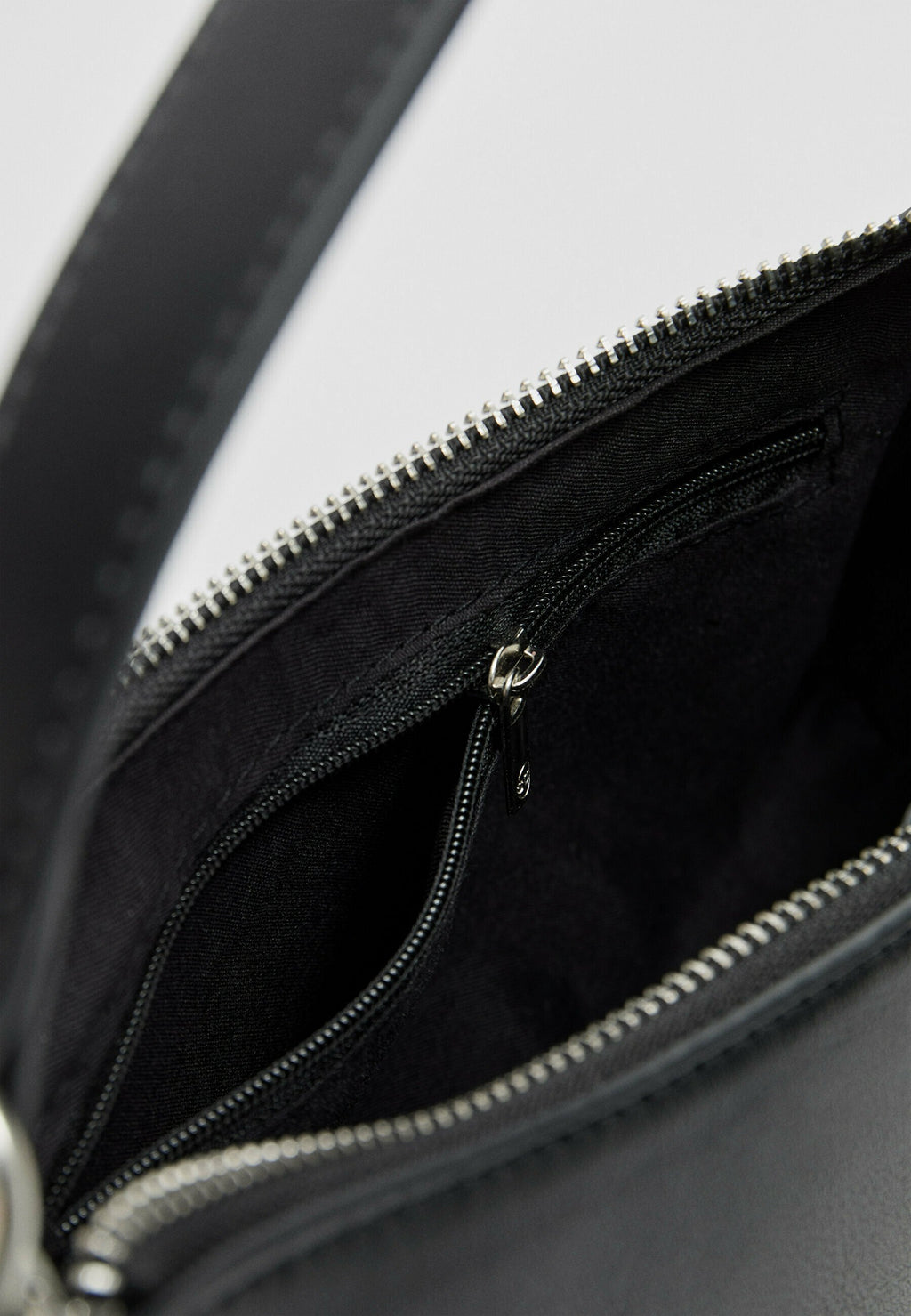WITH CHAIN DETAIL - Handtas - black